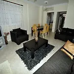 別荘 Oasis Residences